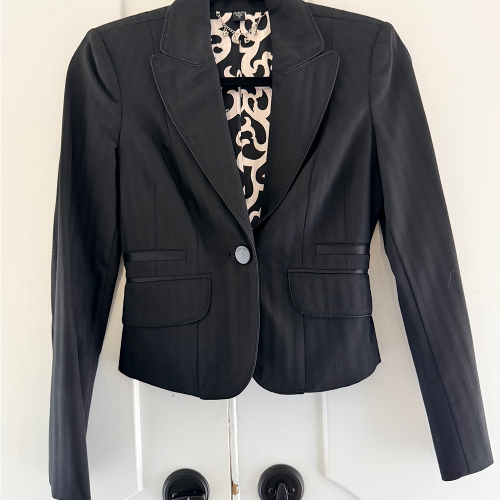 BeBe Blazer